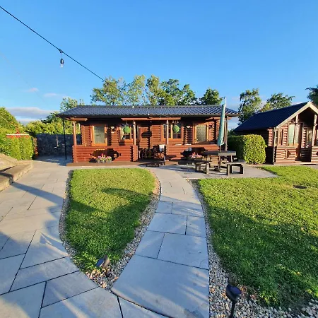 Cosy Countryside Log