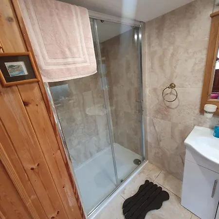 Cosy Countryside Log