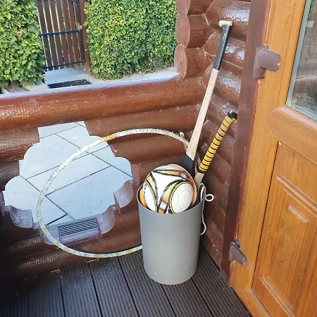 Cosy Countryside Log *