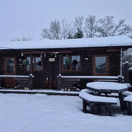 Cosy Countryside Log *