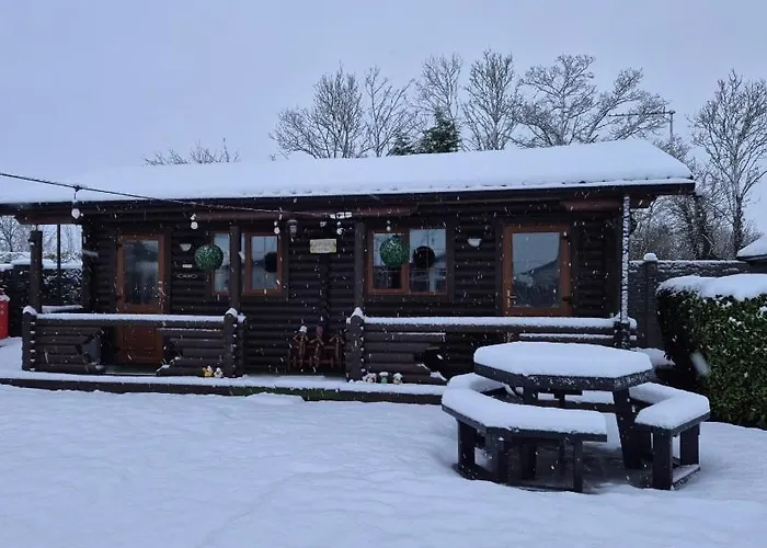 Cosy Countryside Log *
