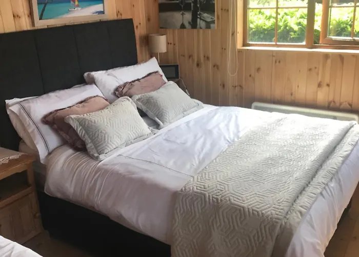 Cosy Countryside Log *